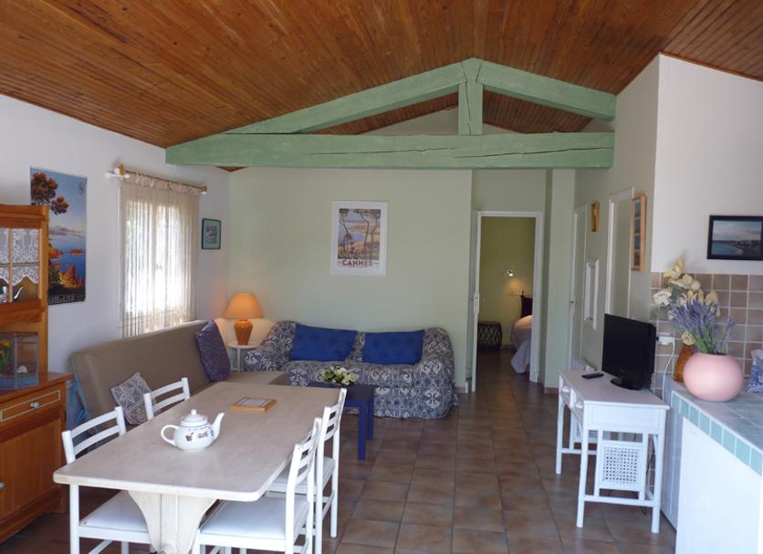Dining room Photo