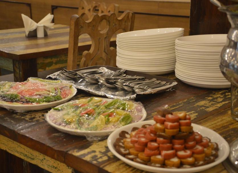 Buffet Photo