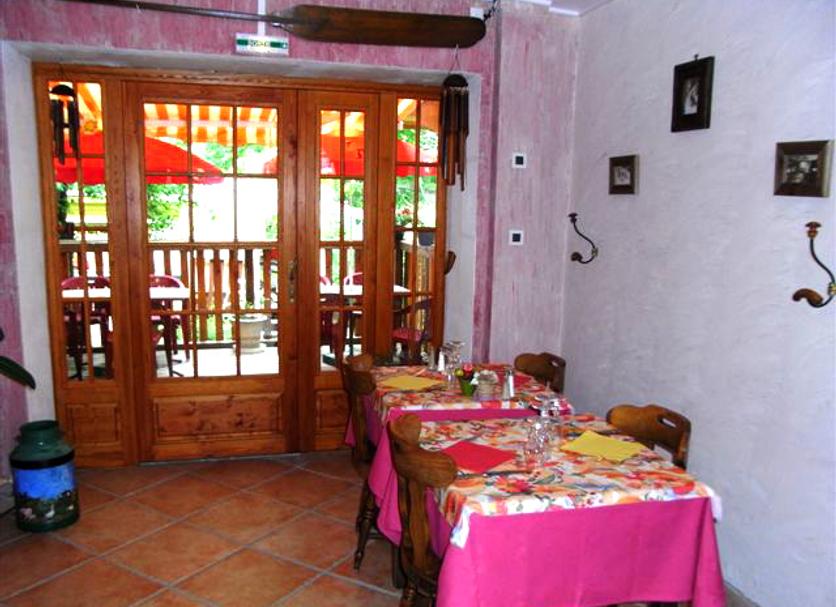 Dining room Photo