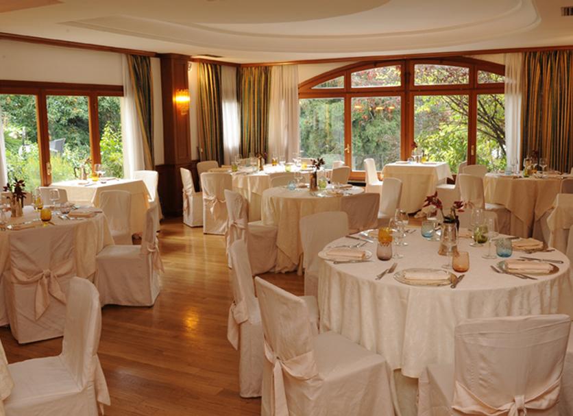 Banquet hall Photo