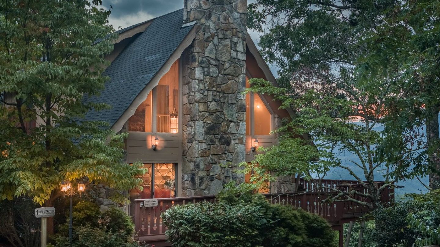 The Foxtrot Bed And Breakfast from 289. Gatlinburg Hotel Deals