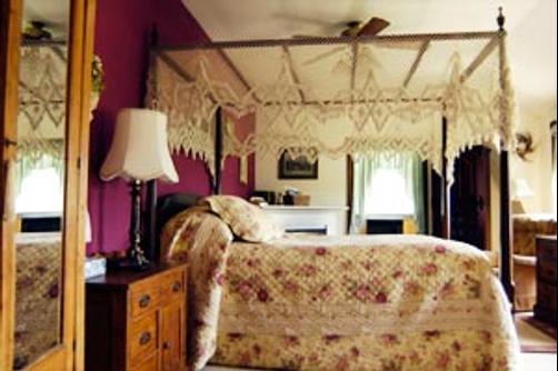 Fitchclaremont Vineyard Bed And Breakfast - Bozrah - Bed