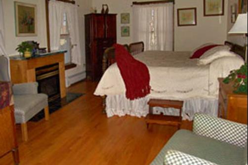 Fitchclaremont Vineyard Bed And Breakfast - Bozrah - Bedroom
