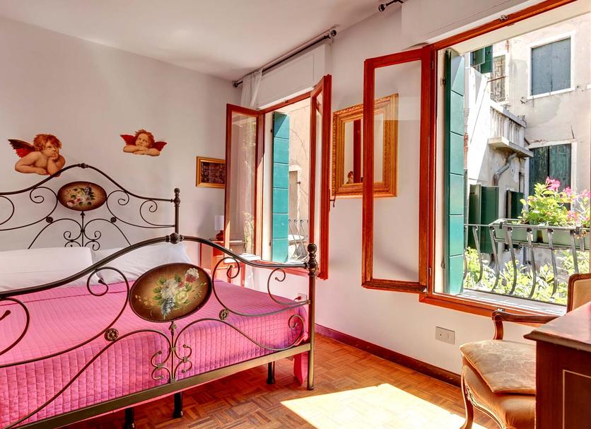 Bedroom Photo