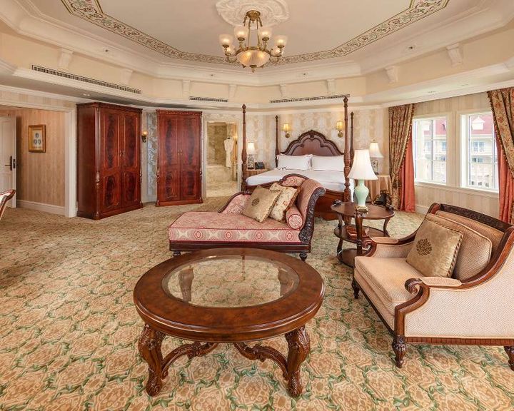 Hong Kong Disneyland Hotel From 124 Hong Kong Hotel Deals Reviews Kayak