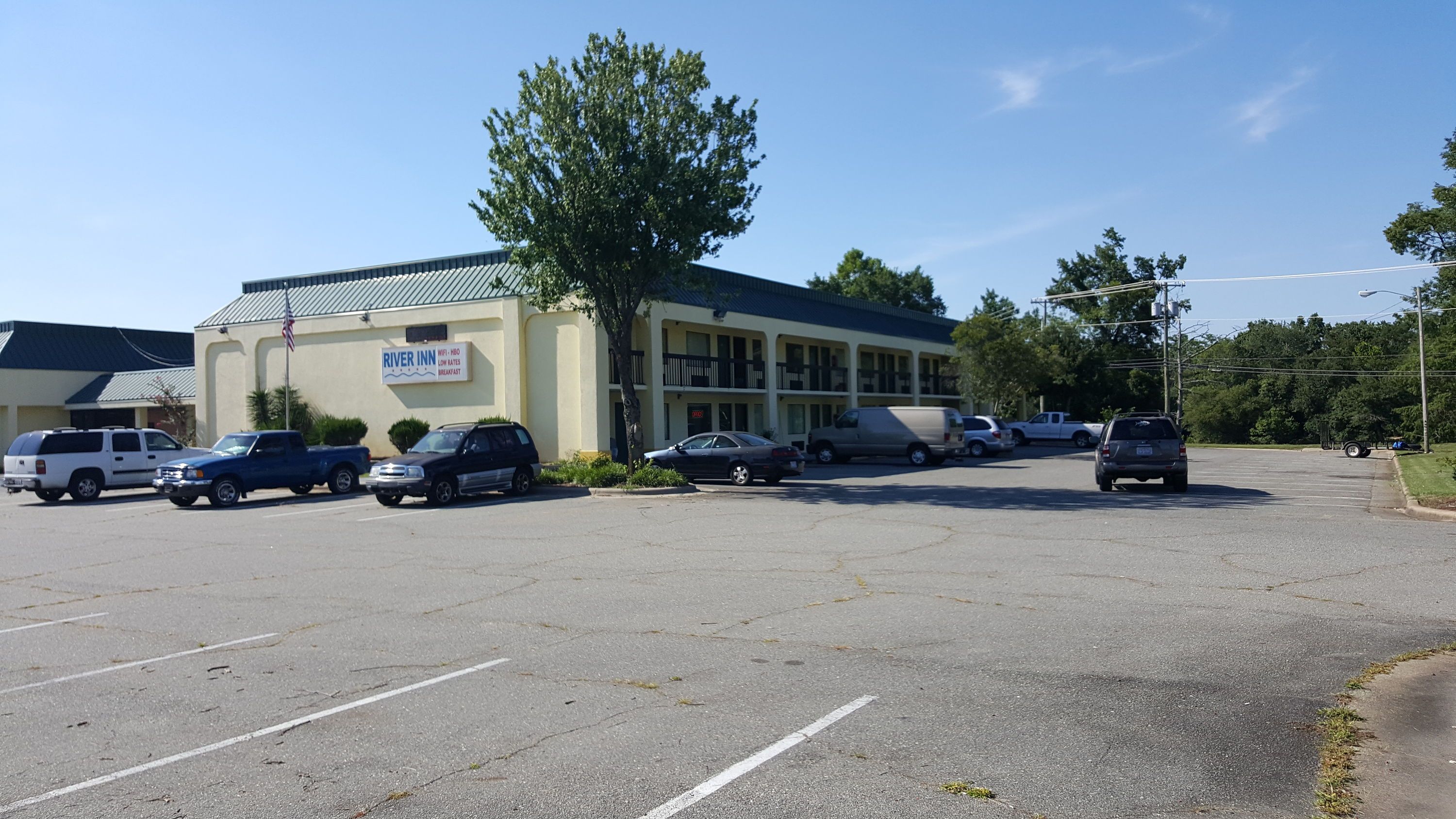 Red Carpet Inn Suites 75 Kinston Hotel Deals Reviews Kayak