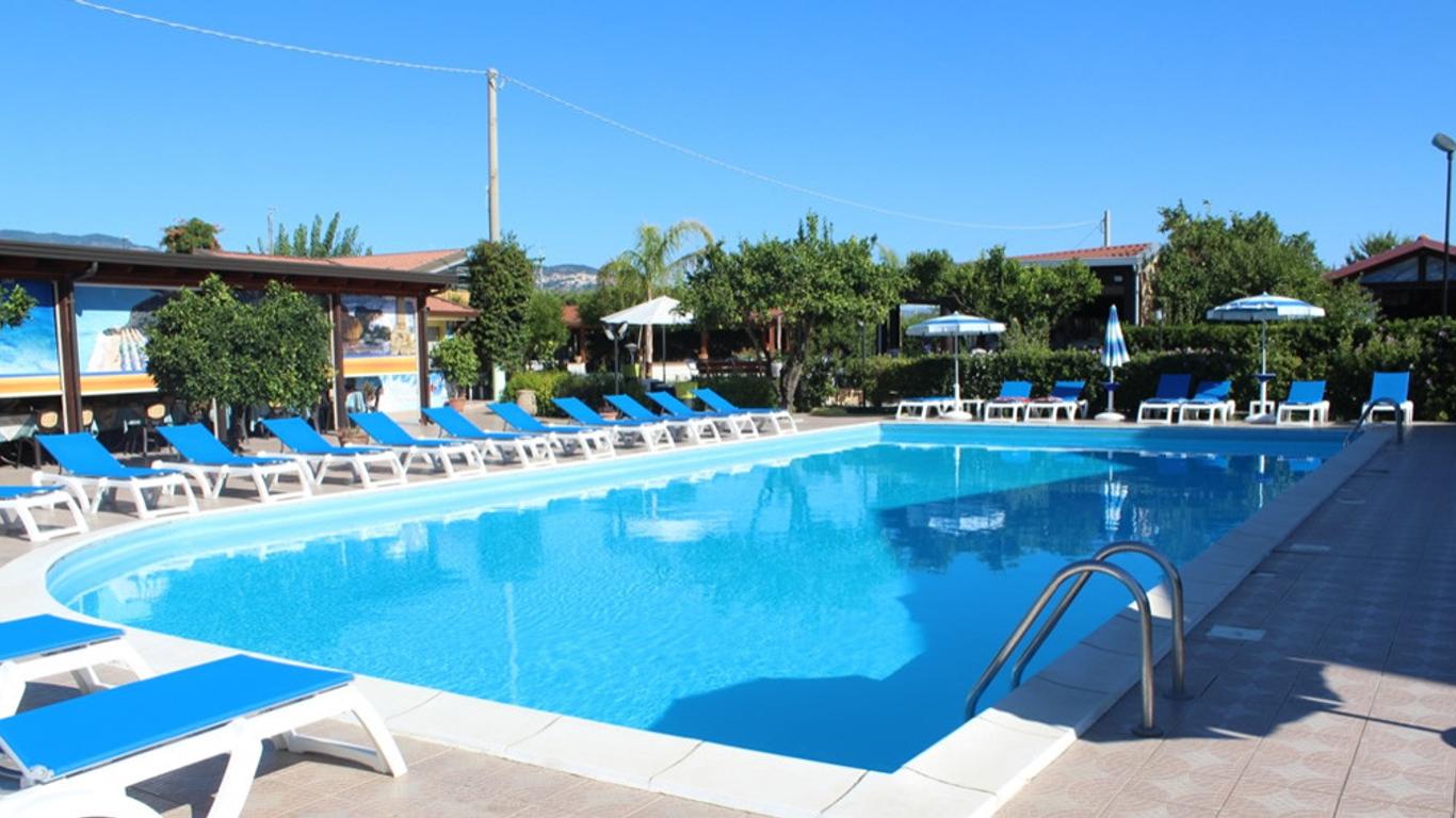 Club Esse Aquilia Beach Village