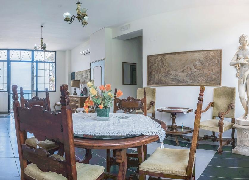 Dining room Photo