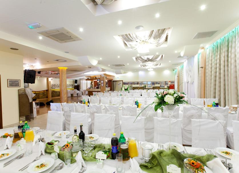 Banquet hall Photo