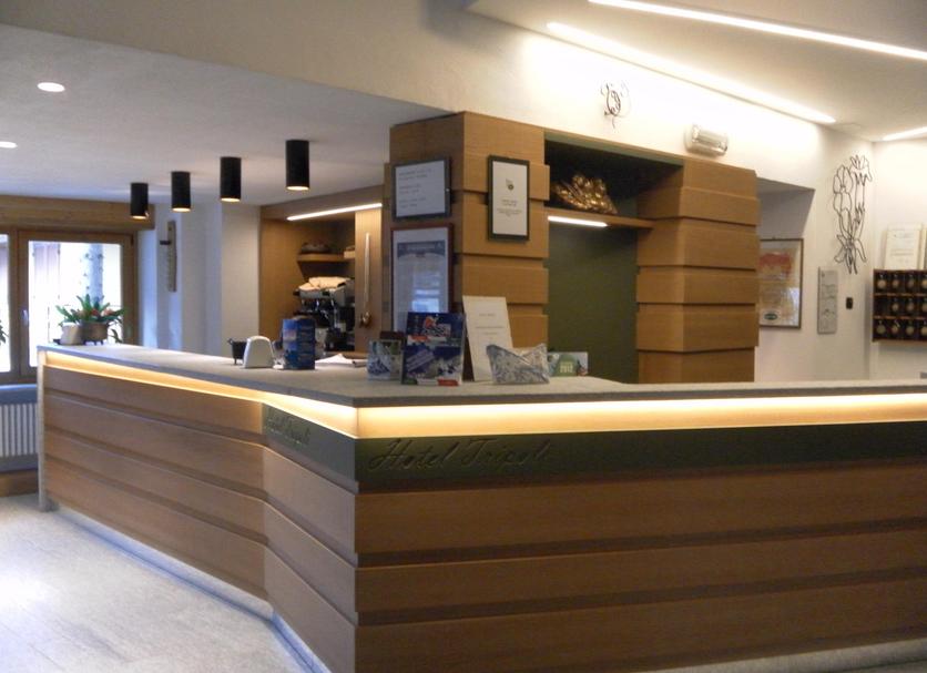 Front desk Photo