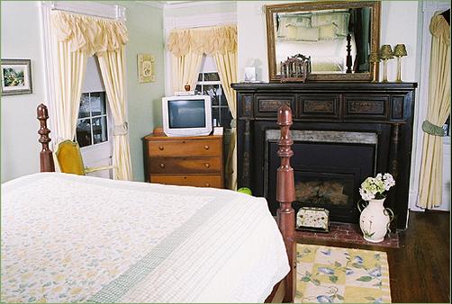Apple Valley Inn - Glenwood - Bedroom