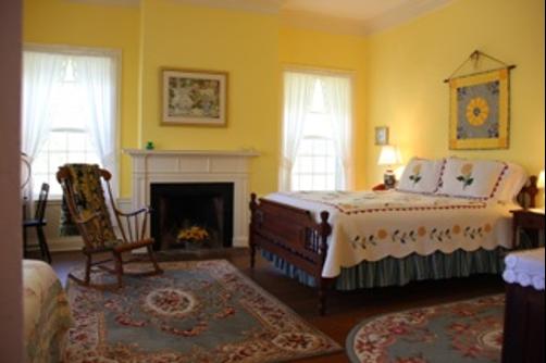 Hickory Ridge House - Putney - Bedroom