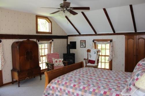 Hickory Ridge House - Putney - Bedroom