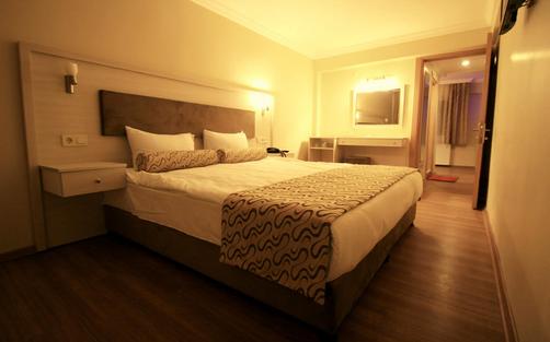 Grand Zeybek Hotel - Izmir - Bedroom