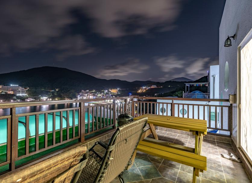 Balcony Photo