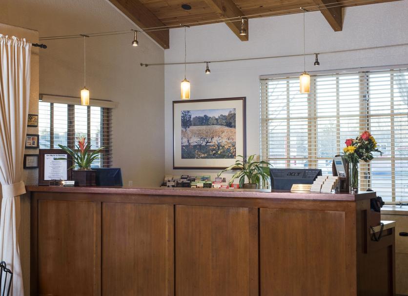 Front desk Photo