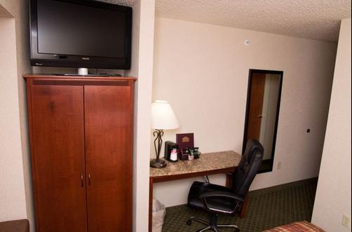 Ramada Limited Frisco - Frisco - Bedroom