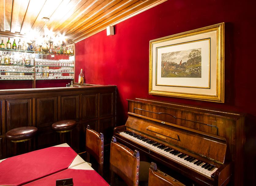 Bar Photo