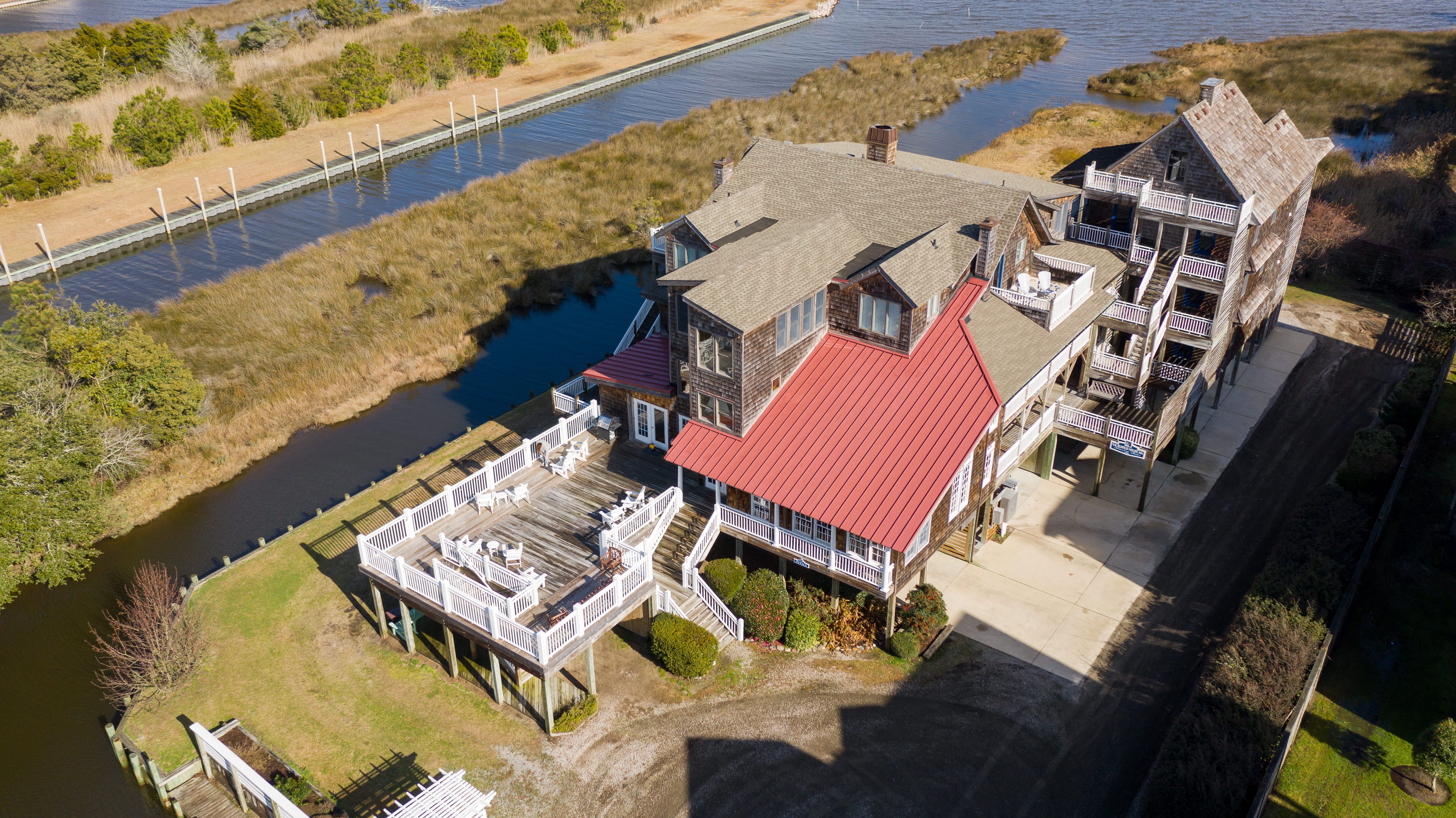 The Burrus House Inn Waterfront Suites from 395. Manteo Hotel Deals