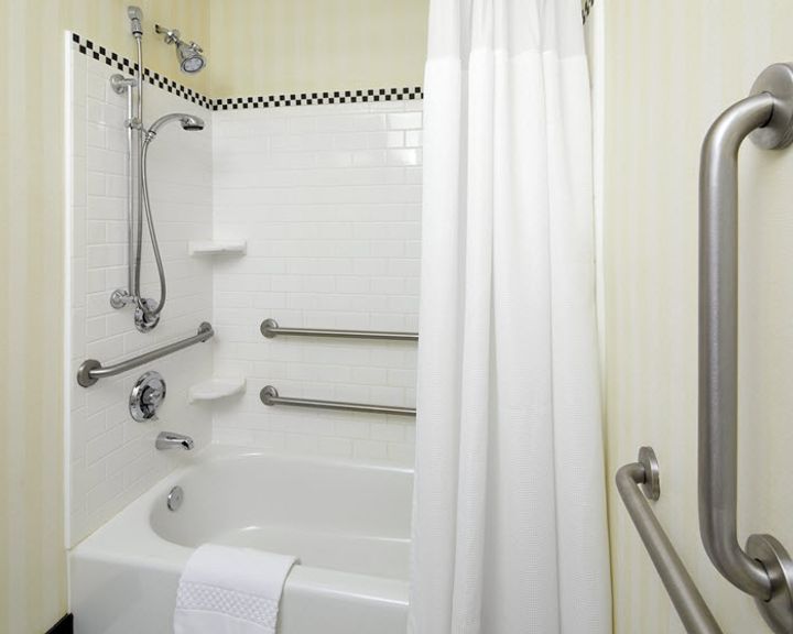 Fairfield Inn And Suites By Marriott Cumberland 120 Cumberland Hotel Deals Reviews - Kayak