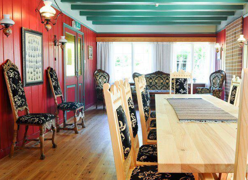 Restaurant Photo