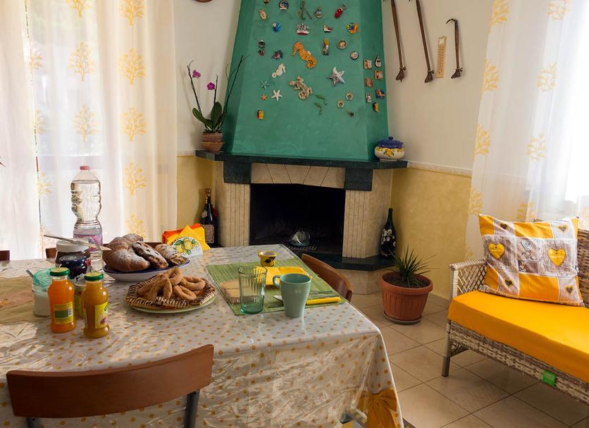 Dining room Photo