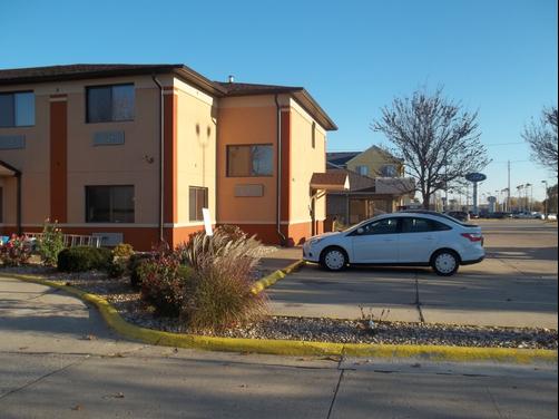 Baymont Inn & Suites Waterloo - Waterloo - Outdoors view