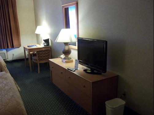 Baymont Inn & Suites Waterloo - Waterloo - Double room