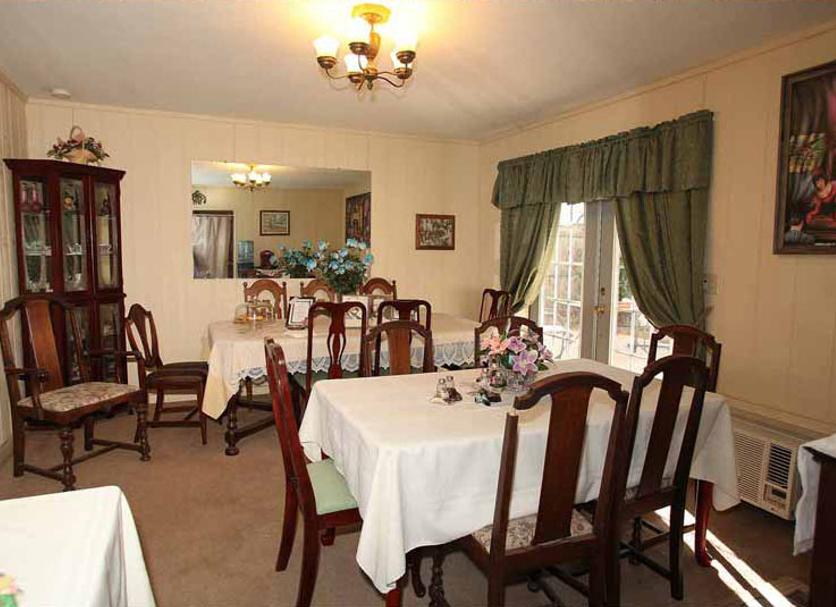 Dining room Photo
