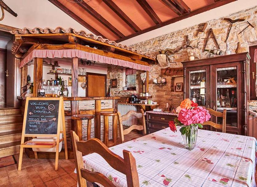 Dining room Photo