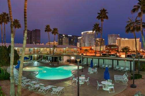 Days Inn Las Vegas At Wild Wild West Gambling Hall - Las Vegas - Pool