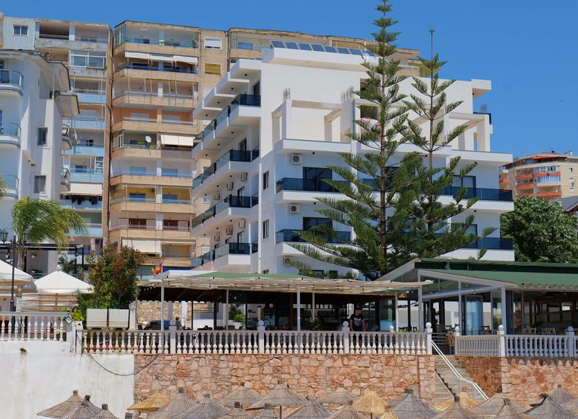 Hotel Entrance Photo