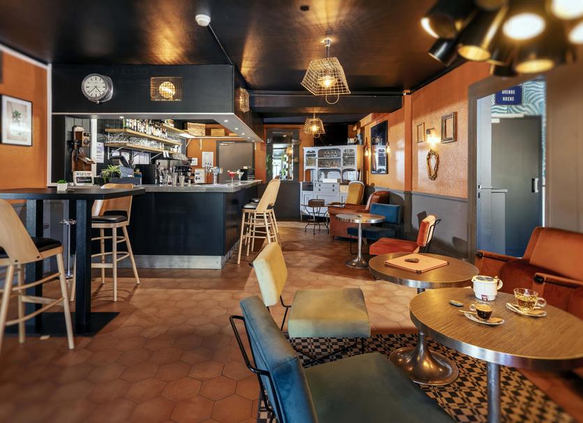 Bar Photo