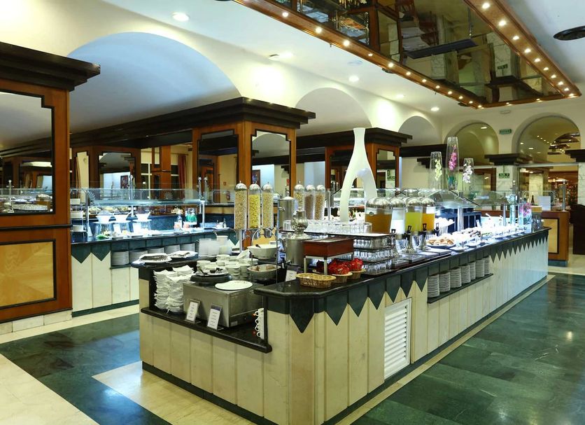 Buffet Photo