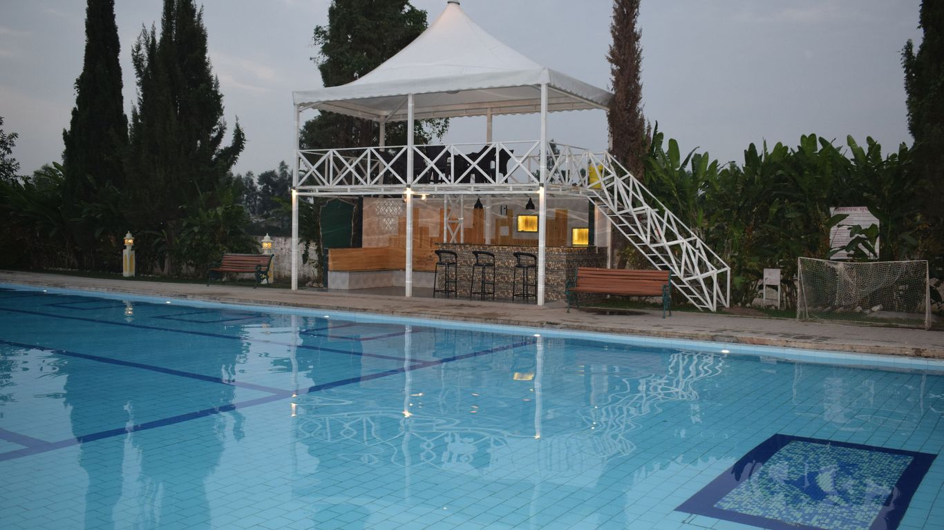 Woods Inn Resort from . Bhopal Hotel Deals & Reviews KAYAK