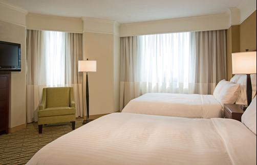 Washington Dulles Marriott Suites - Herndon - Bedroom