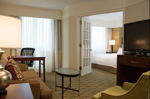 Washington Dulles Marriott Suites - Herndon - Bedroom