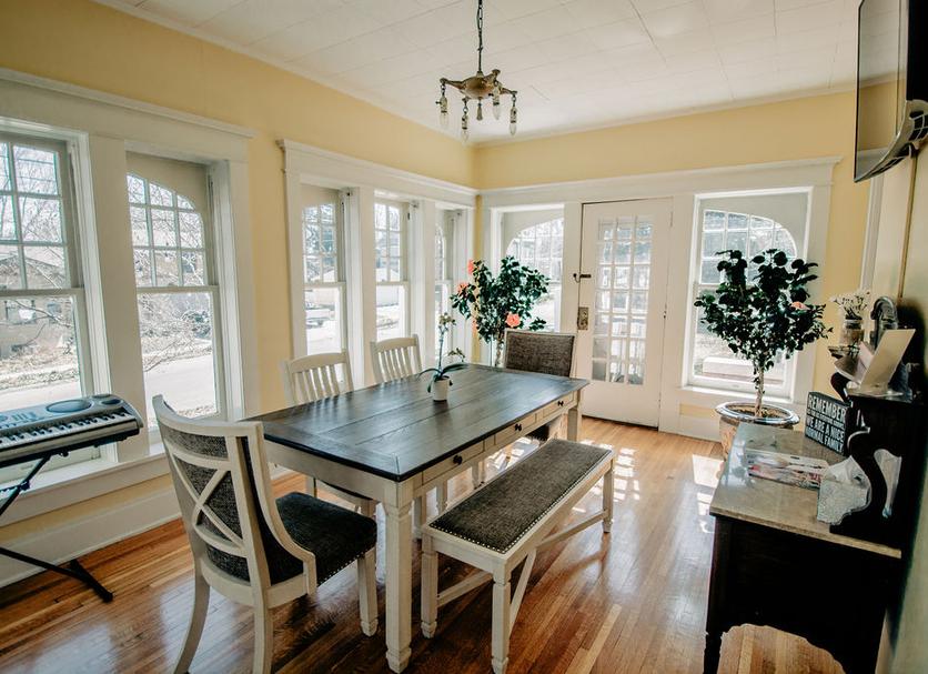 Dining room Photo