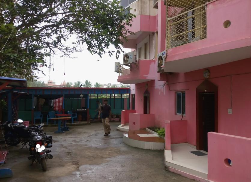 Hotel Entrance Photo