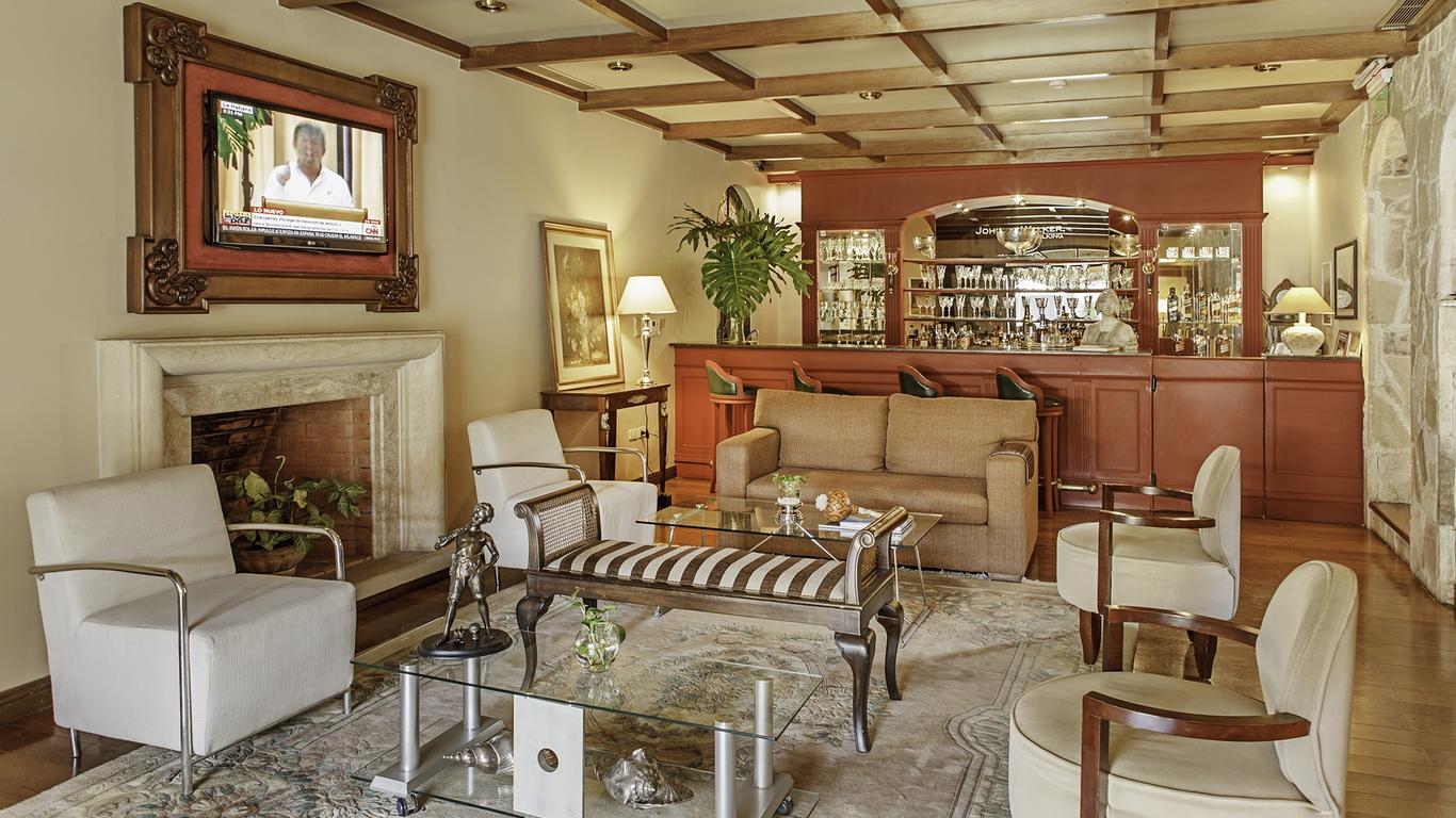 Las Lomas Casa Hotel