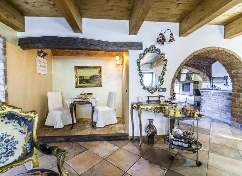 Dining room Photo